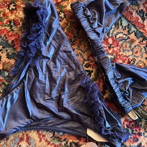 More noir baby blue ruffle bikini - Picture 4 of 8